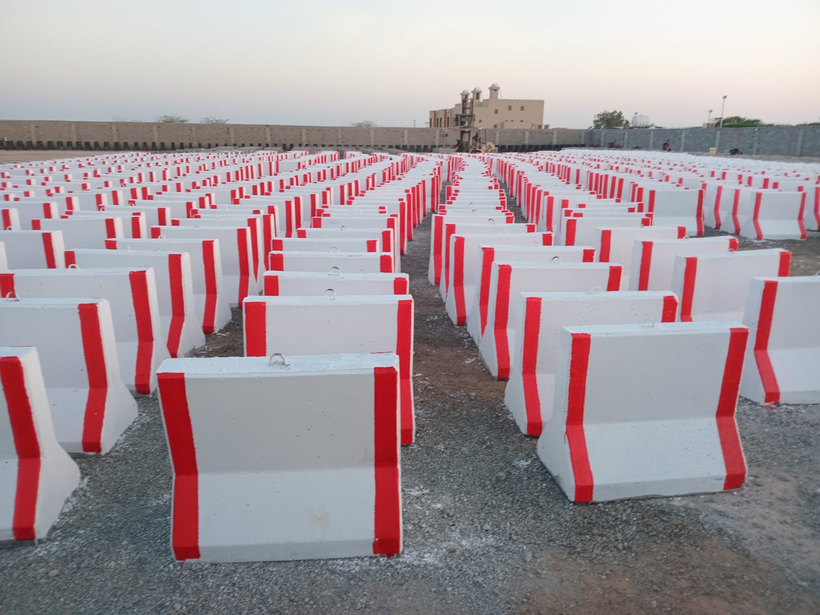 حاجز خرسانى 50*85*100